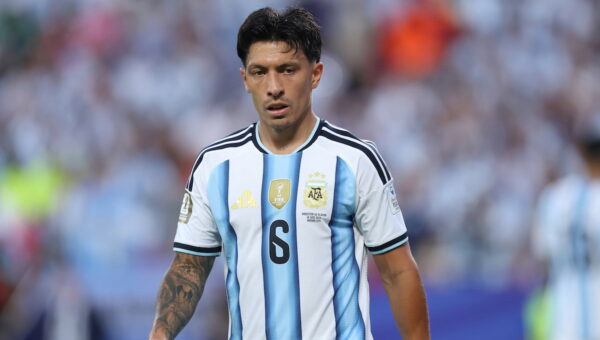 Lisandro Martinez helps Argentina reach World Cup semi-final