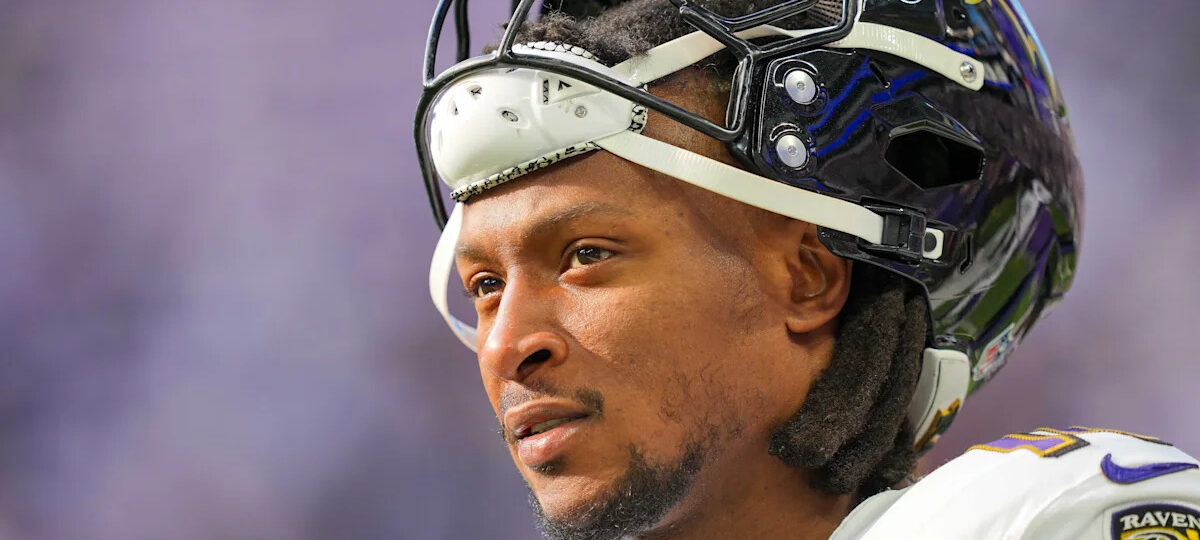 Patriots All-Pro playmaker's strong reaction to DeAndre Hopkins' visit