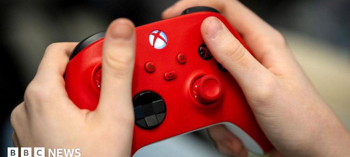 Xbox tech boss says 'unacceptable' outage should not have affected disc games