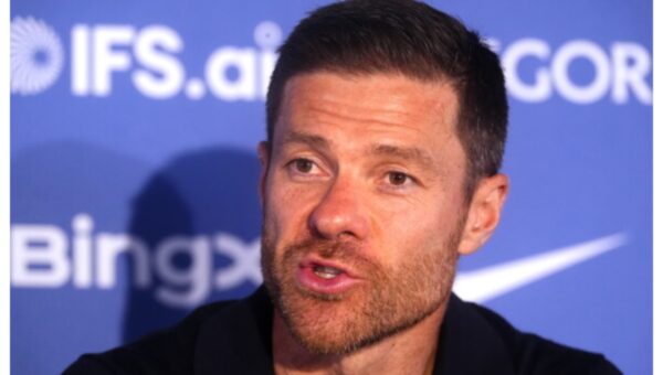 Transfer: Xabi Alonso speaks on Chelsea’s interest in Henderson, Welbeck