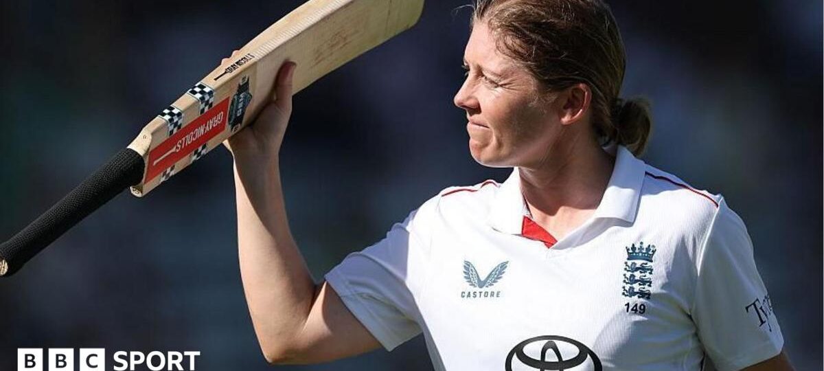 England facing defeat in Knight & Beaumont’s farewell