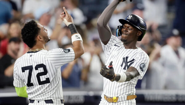 Jazz Chisholm Jr. hits tiebreaking homer in 8th and Yankees beat Dodgers 2-1 to split doubleheader