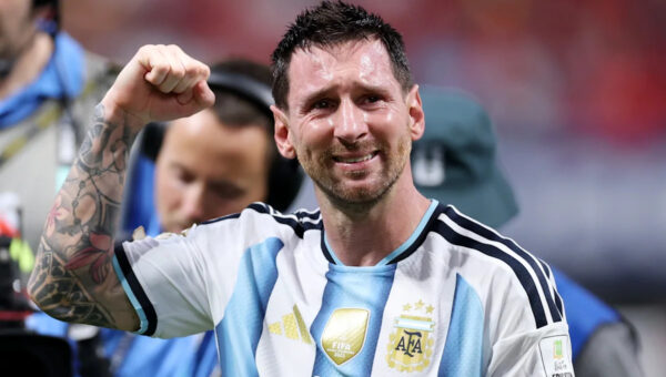 The eternal miracle, the back pages bow to Leo Messi