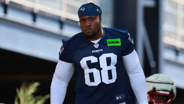 Patriots re-sign DT Isaiah Iton