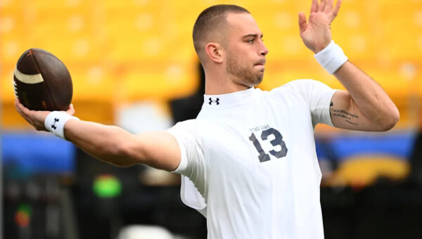 2027 mock links Steelers to a rising quarterback prospect