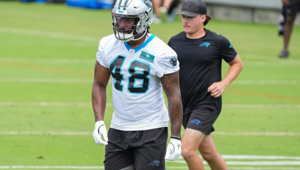 Panthers sign 2 players, including familiar face, on Friday