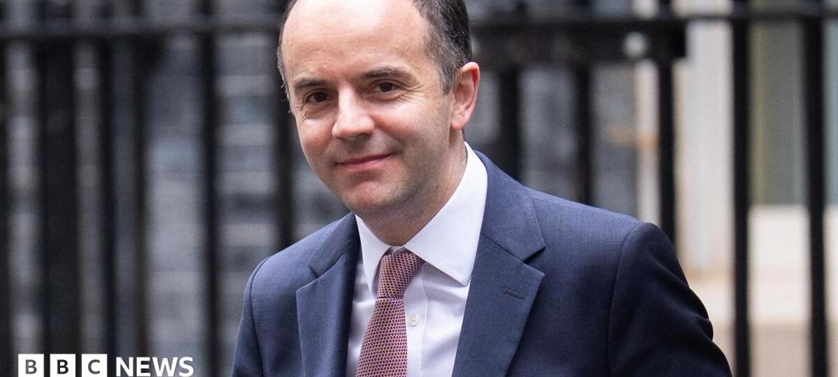 Health secretary seeks advice over maternity inquiry staff who refused to give evidence