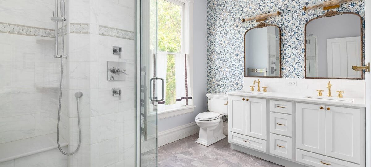 11 things to get rid of in your bathroom, according to interior designers