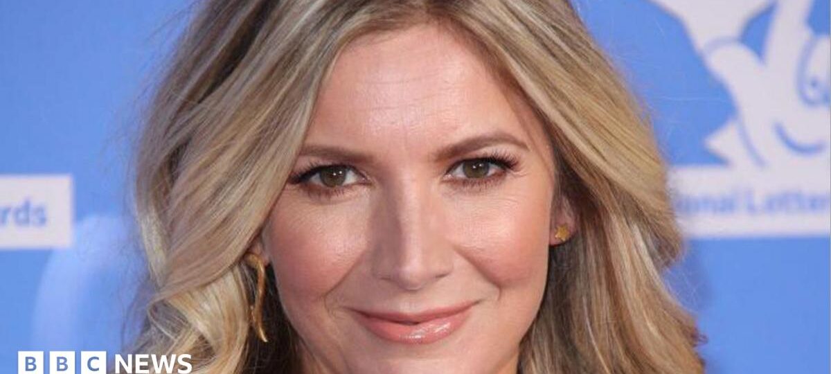 Lisa Faulkner reveals she's 'all clear' after breast cancer diagnosis