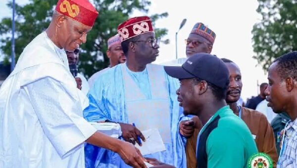 Gov. Yusuf Expands Small Business Support, Empowers 1,112 Street Traders In Kano