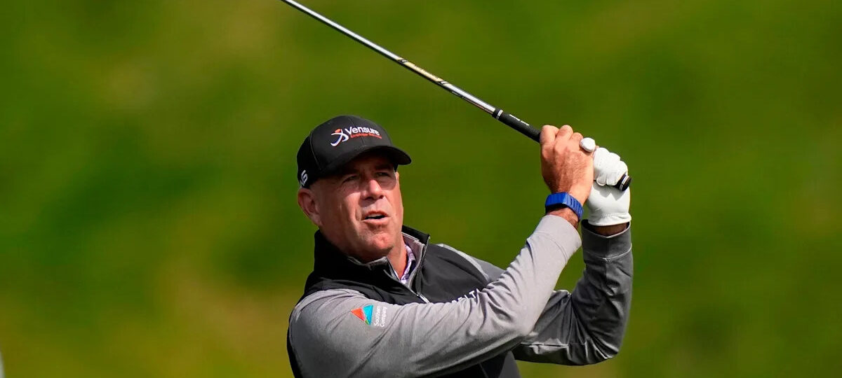 Stewart Cink, Charlie Wi share US Senior Open lead after opening 67s