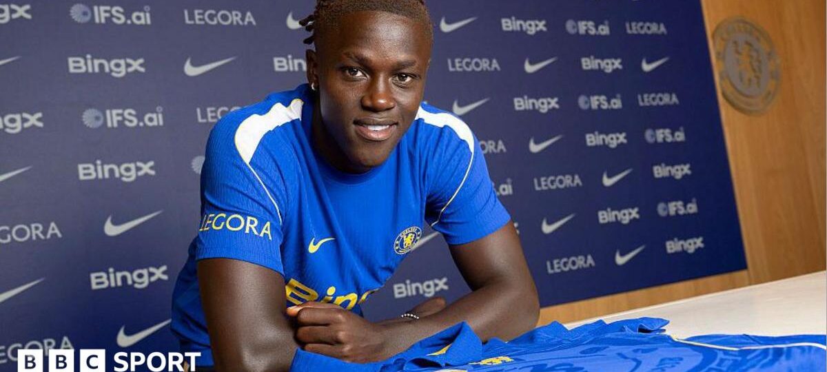 Idolises Ronaldo, plays like Saka - meet £40m Chelsea winger Quenda
