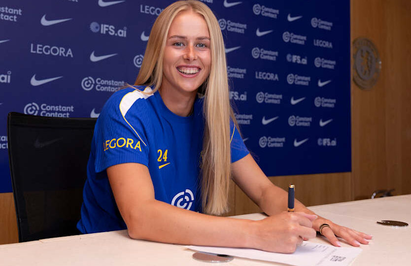 Transfer: Hampton signs two-year contract with Chelsea