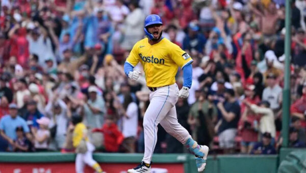Dazzling Dozen: Red Sox Can’t Stop Winning