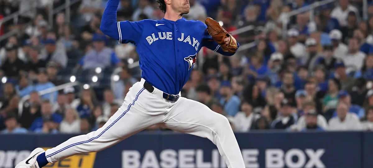 Shane Bieber pitches Blue Jays past White Sox 1-0 to snap Chicago's winning streak at 4