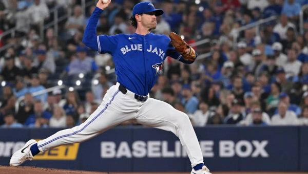 Shane Bieber pitches Blue Jays past White Sox 1-0 to snap Chicago’s winning streak at 4