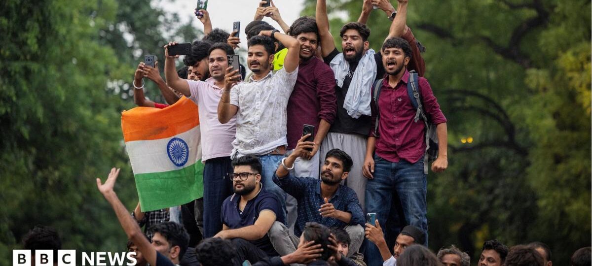 India's 'cockroach' protest called off after education minister quits