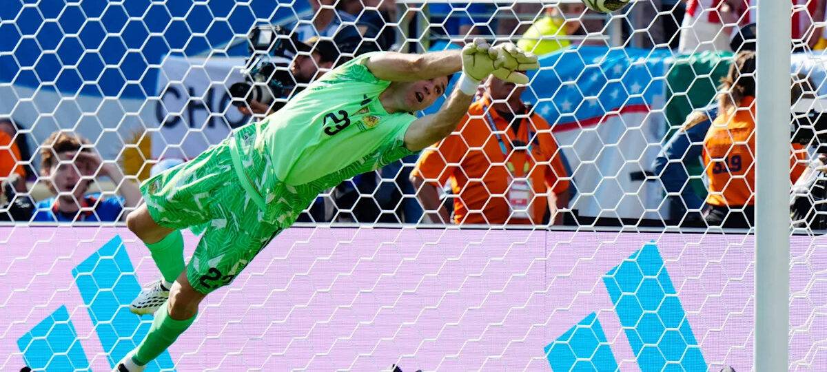 Argentina's Martinez plays cool in net, even as teammates turn reckless in historic World Cup final
