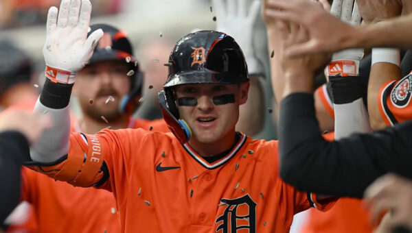 Tigers stay hot, rout Phillies 10-2 for sixth consecutive win