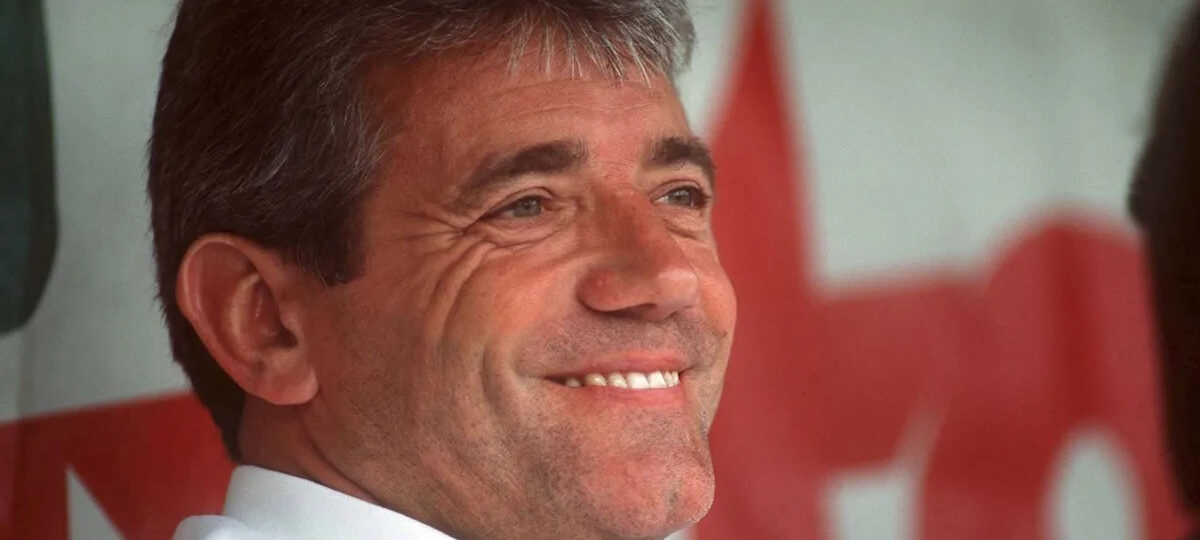 Hamburg salute Kevin Keegan with special applause round: “In heaven, they still play football.”
