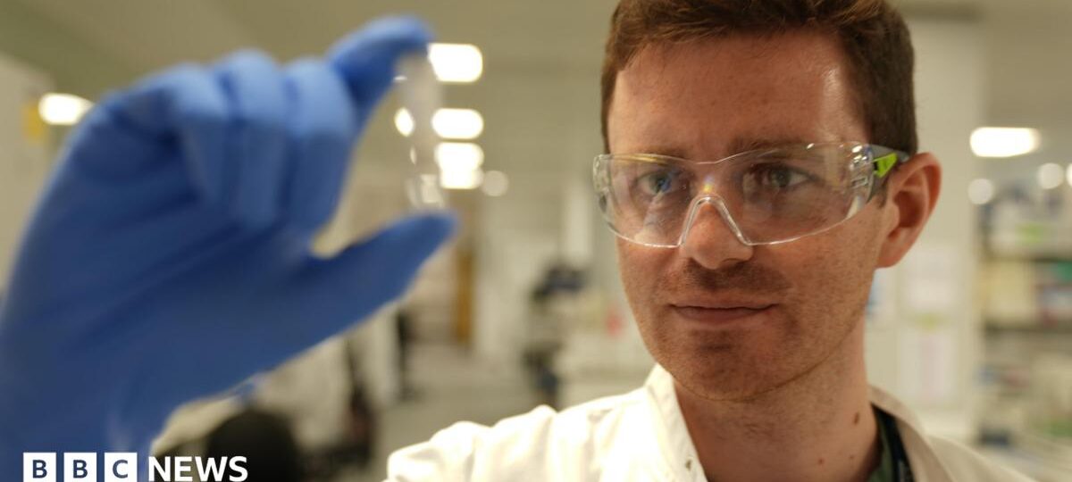 UK begins trials of Ebola vaccine developed in just eight weeks