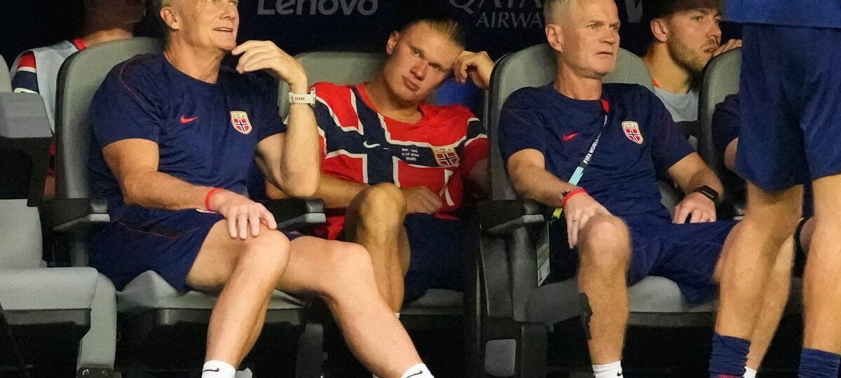 Is Erling Haaland injured? Norway star bizarrely replaced vs England in World Cup quarter-final