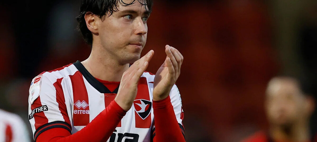 Doncaster sign Bristol Rovers midfielder Hutchinson