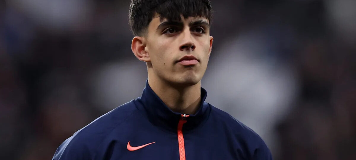 Barcelona midfield gem wants to stay put amid interest from Man City, Chelsea and Arsenal