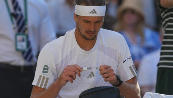 Why did Alexander Zverev take an injection during Wimbledon final?
