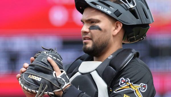 Former SeaWolves catcher Alfonzo makes MLB debut during family tragedy