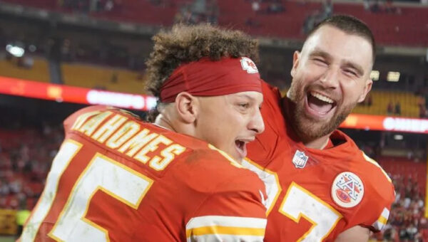 Patrick Mahomes, Travis Kelce fuel Tyreek Hill reunion speculation with Chiefs comments
