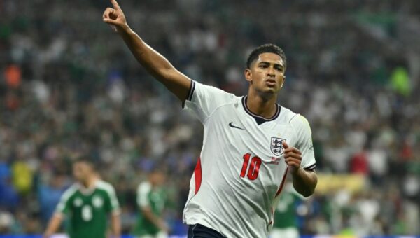 Bellingham powers 10-man England past Mexico, into World Cup quarters