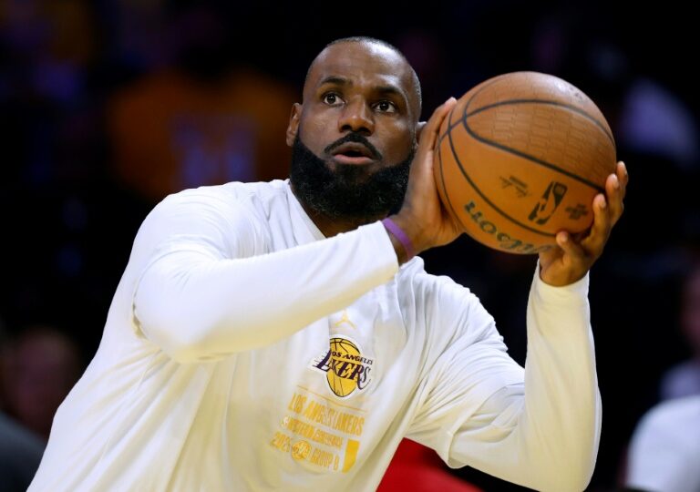 James hopes to bring title magic to Philadelphia 76ers