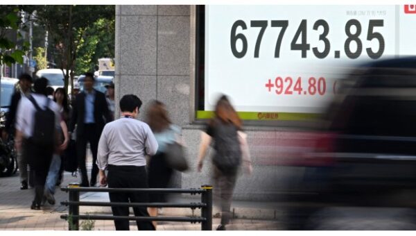 Oil Prices Surge On US-Iran Attacks, Tech Shares Tank