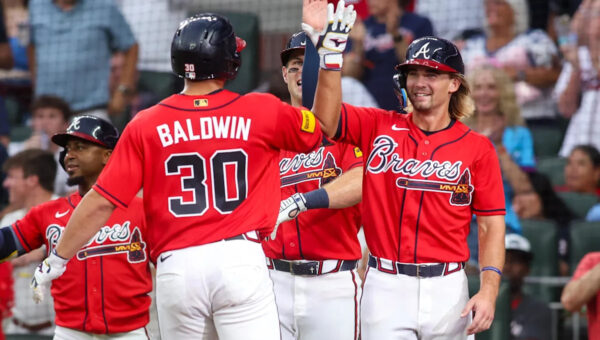 Braves shut down Rangers in dominant series opener