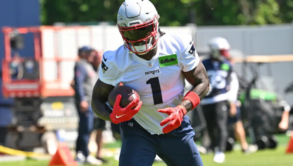 A.J. Brown getting increasingly comfortable in Patriots offense