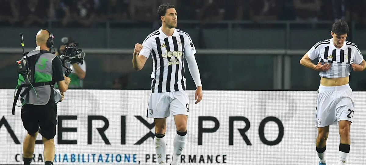 Free agent striker puts lucrative offer from Besiktas on hold while hoping for Barcelona call