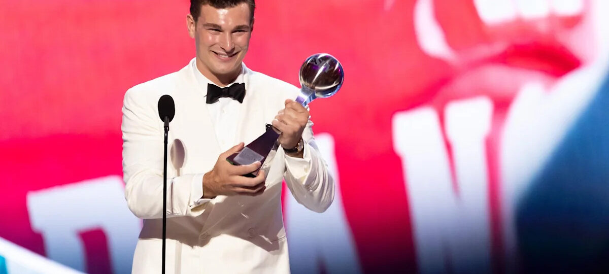 Hoosiers Daily News: Fernando Mendoza wins an ESPY