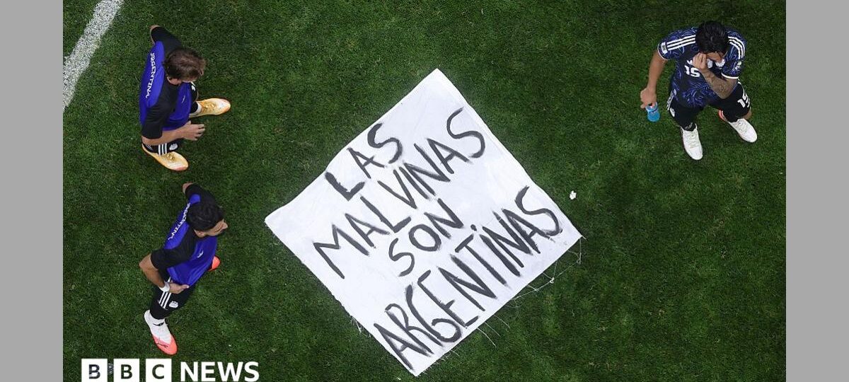 White House defends Argentina team over Falklands banner
