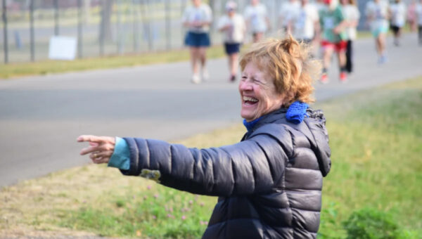 A runway, nearly 1,000 runners and a morning of EAA memories