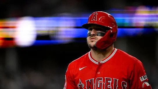 Offense explodes, Trout homers in return from IL in blowout win