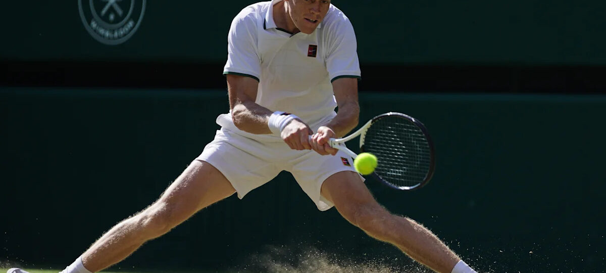 Lindsey Vonn says Jannik Sinner's skiing background helps his movement at Wimbledon