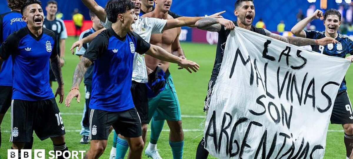 Fifa 'assessing reports' over Falklands banner