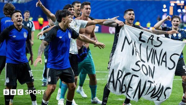 Fifa ‘assessing reports’ over Falklands banner