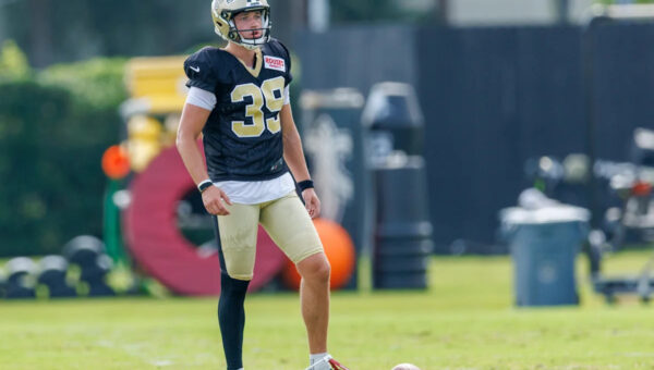 Charlie Smyth jokes about kicking through broken thumb