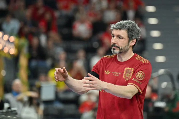 Mark van Bommel set to become new Belgium manager after Rudi Garcia’s exit