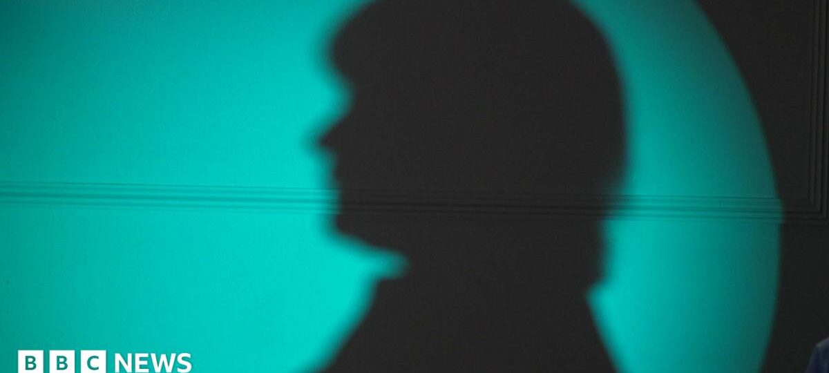 Woman given Met payout regrets reporting officer