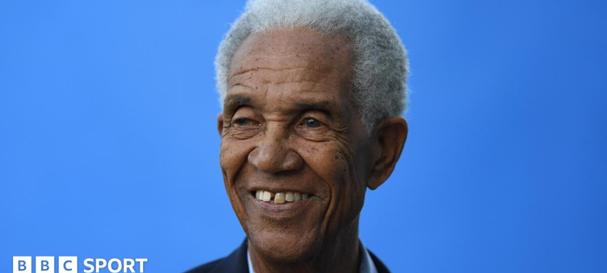 West Indies cricket legend Garfield Sobers dies aged 89