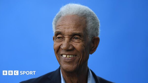 West Indies cricket legend Garfield Sobers dies aged 89