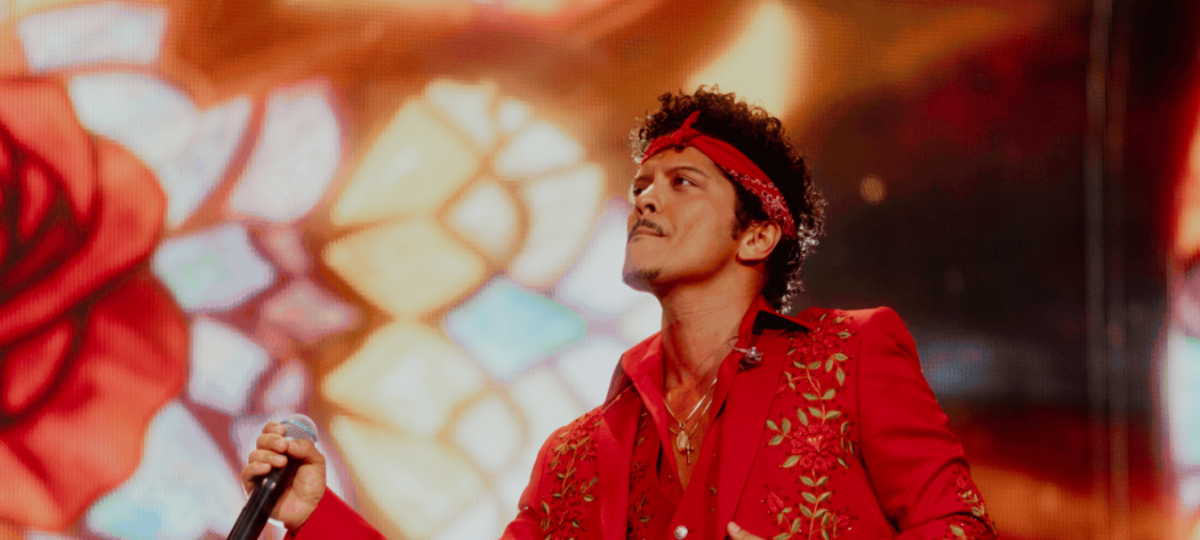 Bruno Mars has an unexpected opening before Wembley party starts
